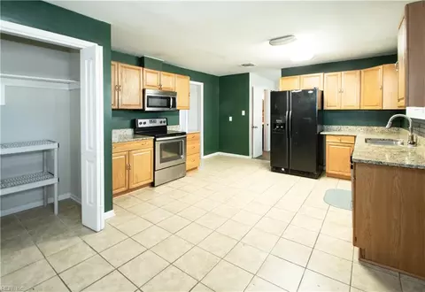 315 Martha Lee Dr, Hampton, VA 23666 photo 8