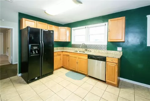 315 Martha Lee Dr, Hampton, VA 23666 photo 10