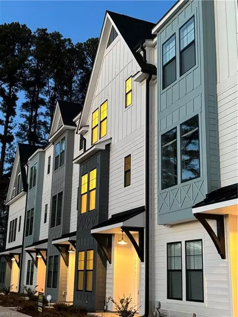 900 Douglas Eley Ln, Chesapeake, VA 23322