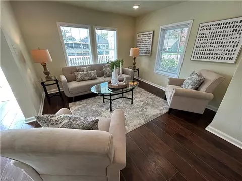 112 Woodrow Ave, Suffolk, VA 23434