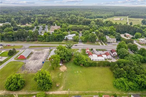 View/Area - 7451 Richmond Rd, Williamsburg, VA 23188 photo 6 of 9