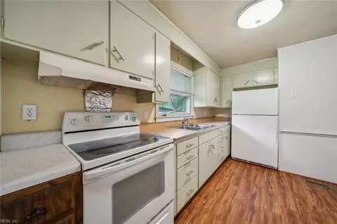 Kitchen - 7451 Richmond Rd, Williamsburg, VA 23188 photo 1 of 2