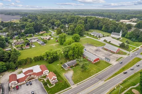 7451 Richmond Rd, Williamsburg, VA 23188