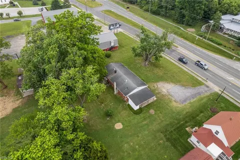 View/Area - 7451 Richmond Rd, Williamsburg, VA 23188 photo 8 of 9