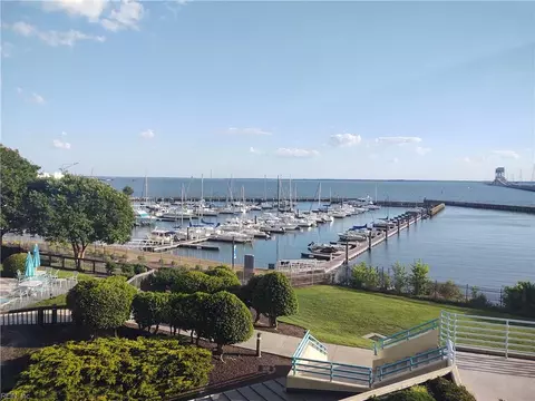 7505 River Rd #1C, Newport News, VA 23607