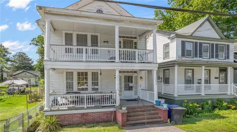 1613 Spratley St, Portsmouth, VA 23704