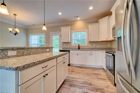 5444 Kenmere Ln, Smithfield, VA 23430 photo 10