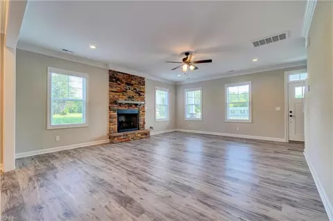 5444 Kenmere Ln, Smithfield, VA 23430 photo 8