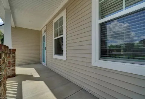 5444 Kenmere Ln, Smithfield, VA 23430 photo 3