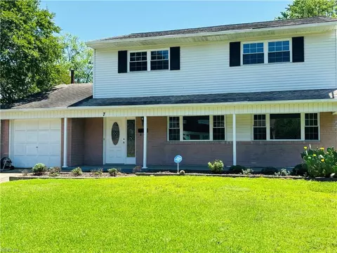 7 Shirley Dr, Hampton, VA 23666