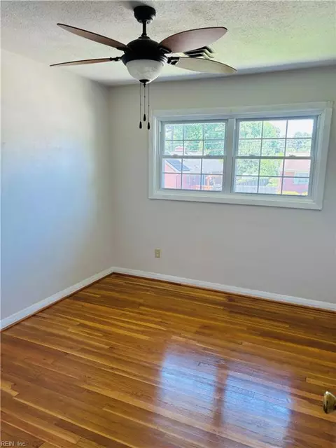 7 Shirley Dr, Hampton, VA 23666 photo 14