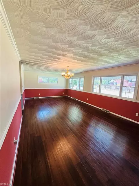 7 Shirley Dr, Hampton, VA 23666 photo 6