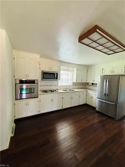 7 Shirley Dr, Hampton, VA 23666 photo 5