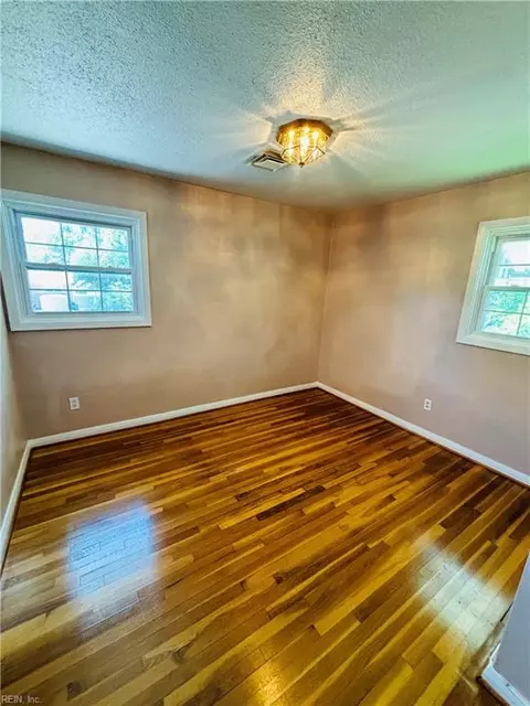 7 Shirley Dr, Hampton, VA 23666 photo 23