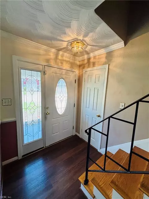 7 Shirley Dr, Hampton, VA 23666 photo 3