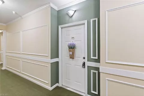 522 Knolls Dr #210, Newport News, VA 23602