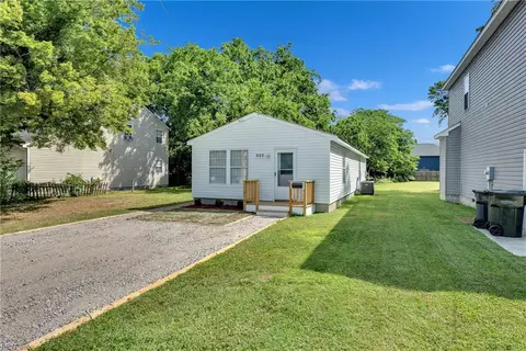 Exterior - 920 Mason St, Hampton, VA 23669 photo 2 of 7