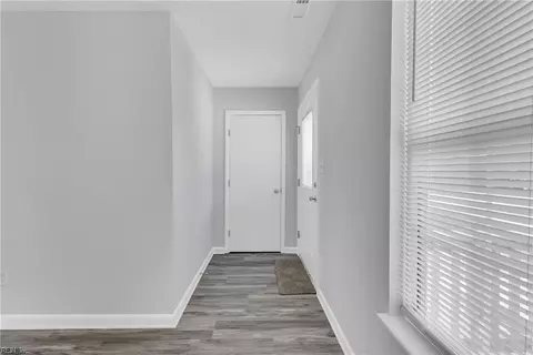 Entry Way - 920 Mason St, Hampton, VA 23669 photo 4 of 7