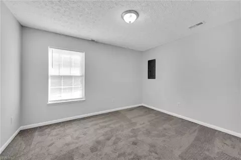 Bedroom - 920 Mason St, Hampton, VA 23669 photo 7 of 8