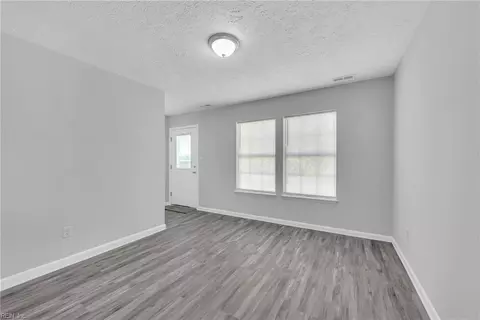 Living - 920 Mason St, Hampton, VA 23669 photo 1 of 1