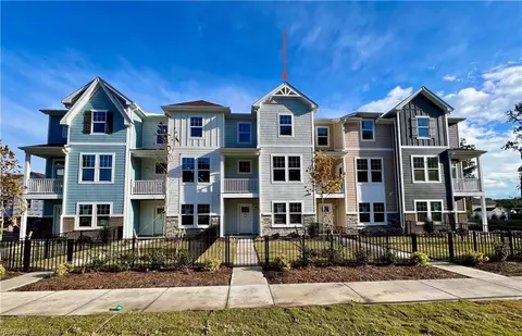 1065 Butte Ln, Chesapeake, VA 23320