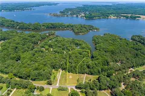 862 Twiggs Ferry Rd, Middlesex County, VA 23071
