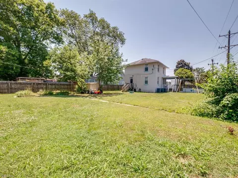 Exterior - 270 Columbia Ave, Hampton, VA 23669 photo 4 of 9
