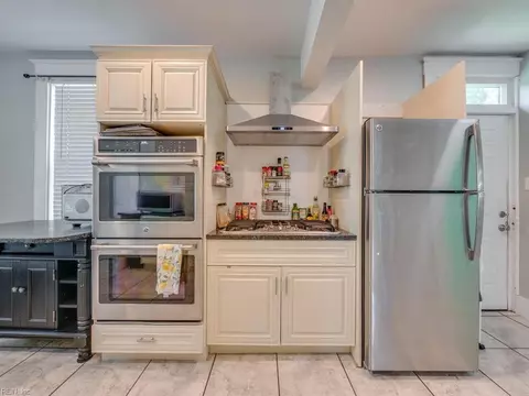Kitchen - 270 Columbia Ave, Hampton, VA 23669 photo 4 of 5