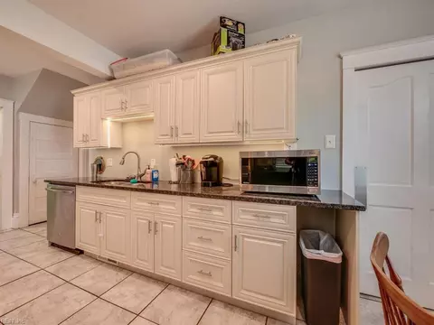 Kitchen - 270 Columbia Ave, Hampton, VA 23669 photo 3 of 5