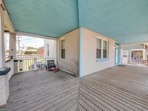 Exterior - 270 Columbia Ave, Hampton, VA 23669 photo 8 of 9