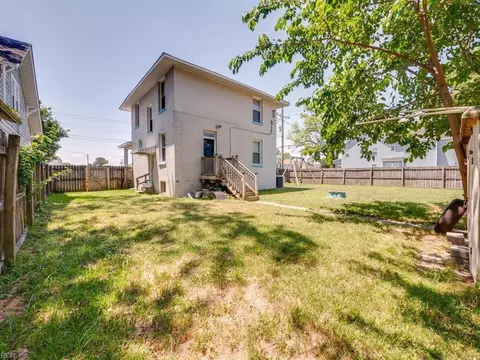 Exterior - 270 Columbia Ave, Hampton, VA 23669 photo 3 of 9