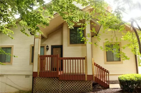 313 Bridgewater Dr, Newport News, VA 23603