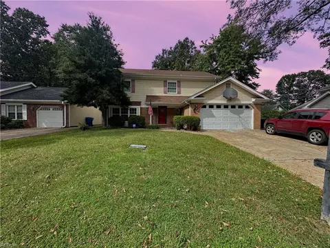704 Deer Lake Dr, Virginia Beach, VA 23462