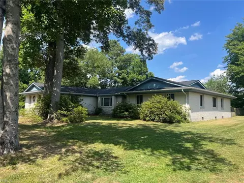 24365 Lovers Ln, Windsor, VA 23487