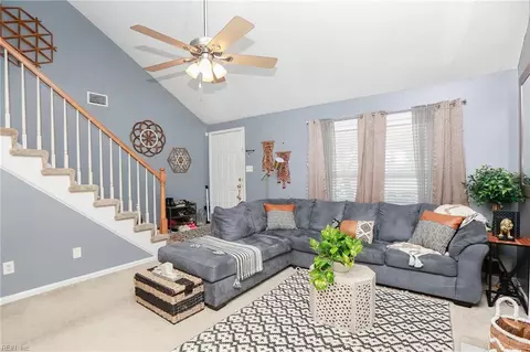 36 Hollis Wood Dr, Hampton, VA 23666