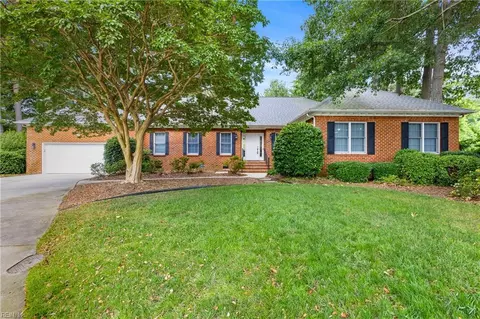 2029 Foxs Lair Trl, Norfolk, VA 23518
