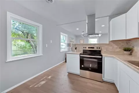 Kitchen - 1500 Morgan Dr, Hampton, VA 23663 photo 3 of 3