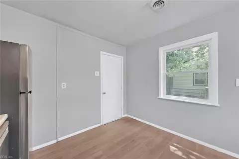 Entry Way - 1500 Morgan Dr, Hampton, VA 23663 photo 1 of 3