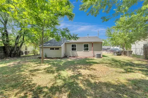 Exterior - 1500 Morgan Dr, Hampton, VA 23663 photo 4 of 4