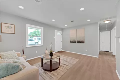 Living - 1500 Morgan Dr, Hampton, VA 23663 photo 3 of 4