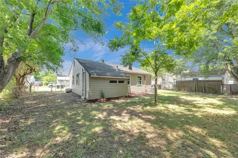 Exterior - 1500 Morgan Dr, Hampton, VA 23663 photo 3 of 4
