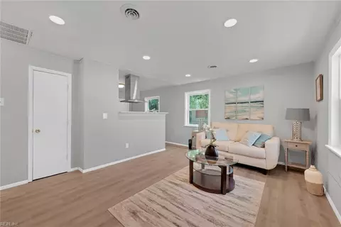 Living - 1500 Morgan Dr, Hampton, VA 23663 photo 1 of 4