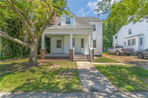 66 Aylwin Rd, Portsmouth, VA 23702