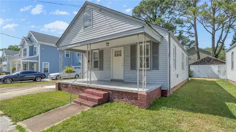 1074 Hugo St, Norfolk, VA 23513