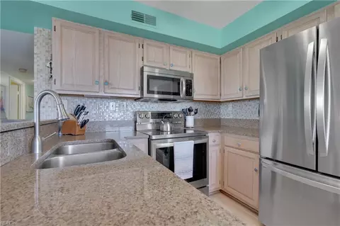 Kitchen - 100 E Ocean View Ave #207, Norfolk, VA 23503 photo 1 of 3