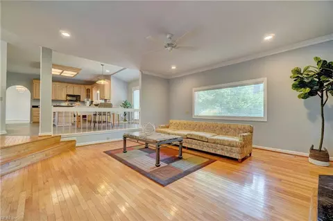 Living - 4024 Grant Ct, Chesapeake, VA 23321 photo 4 of 6