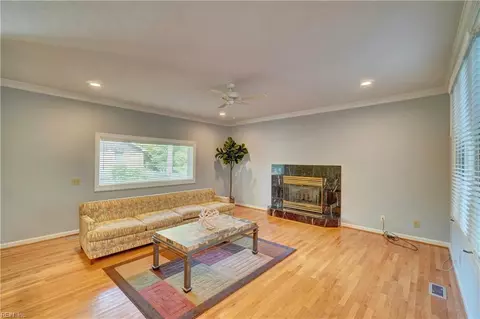 Living - 4024 Grant Ct, Chesapeake, VA 23321 photo 5 of 6