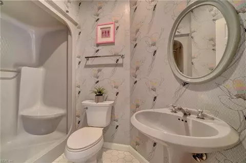 Bath - 4024 Grant Ct, Chesapeake, VA 23321 photo 4 of 4