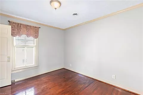 Bedroom - 336 Main St, Smithfield, VA 23430 photo 4 of 9