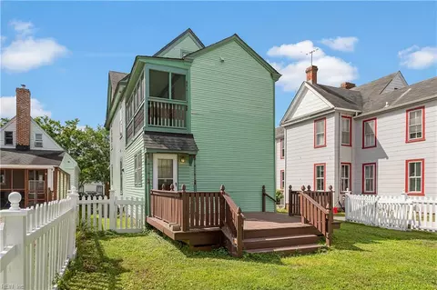 Exterior - 336 Main St, Smithfield, VA 23430 photo 7 of 18